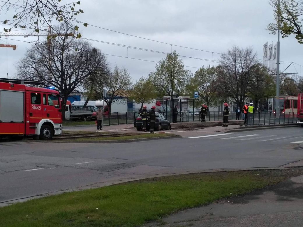 Samochód na torach