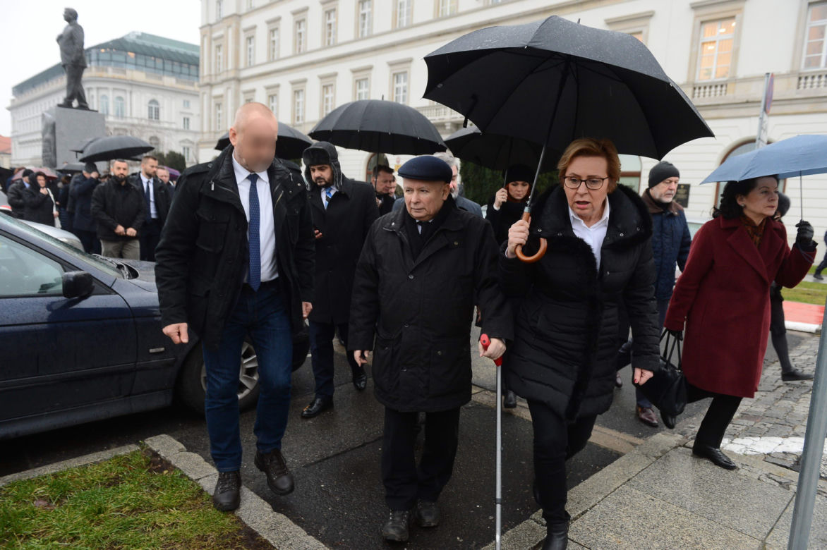 Jarosław Kaczyński po ciężkiej operacji kolana