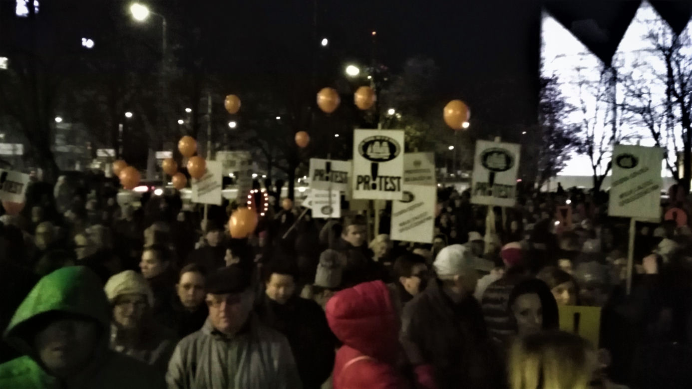 Manifestacja poparcia dla nauczycieli