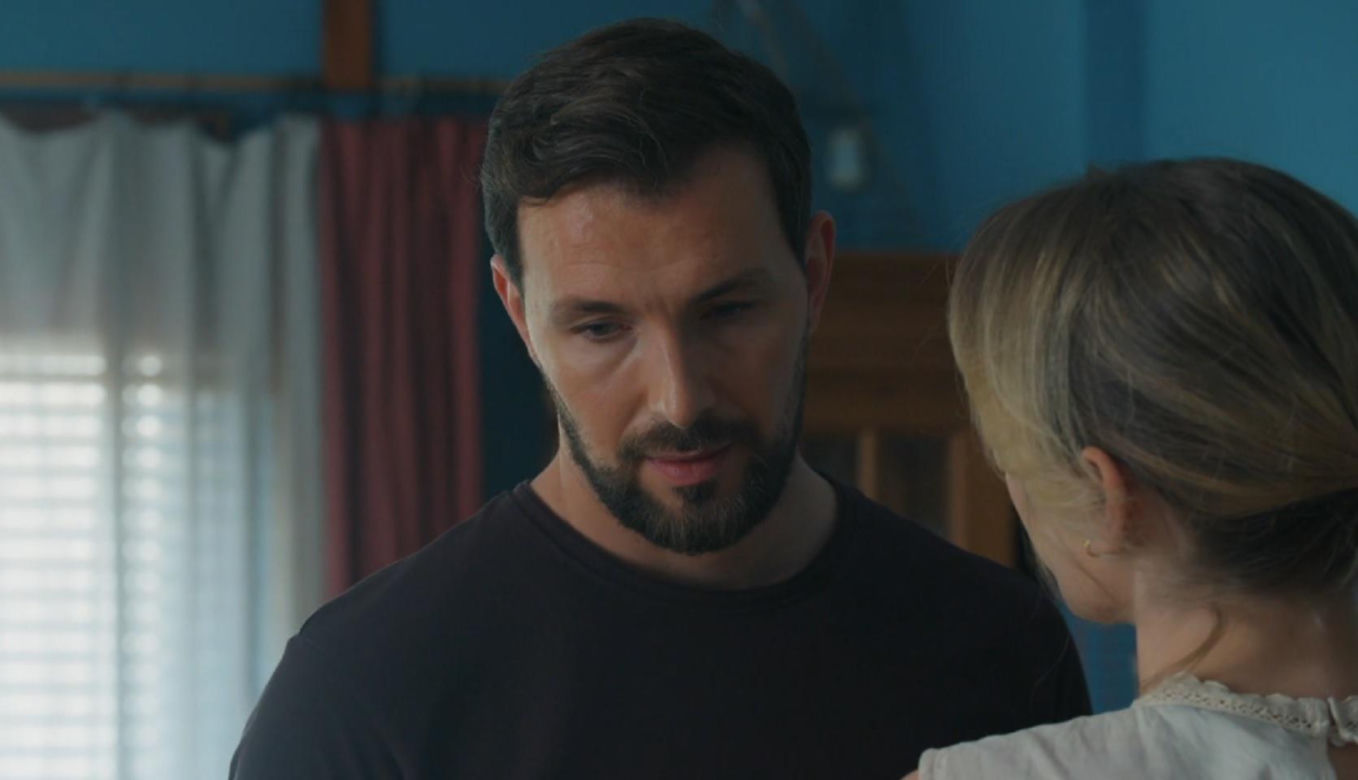 Barwy szczęścia odc. 3276. Marcin Kodur (Oskar Stoczyński), Renata (Anna Mrozowska)