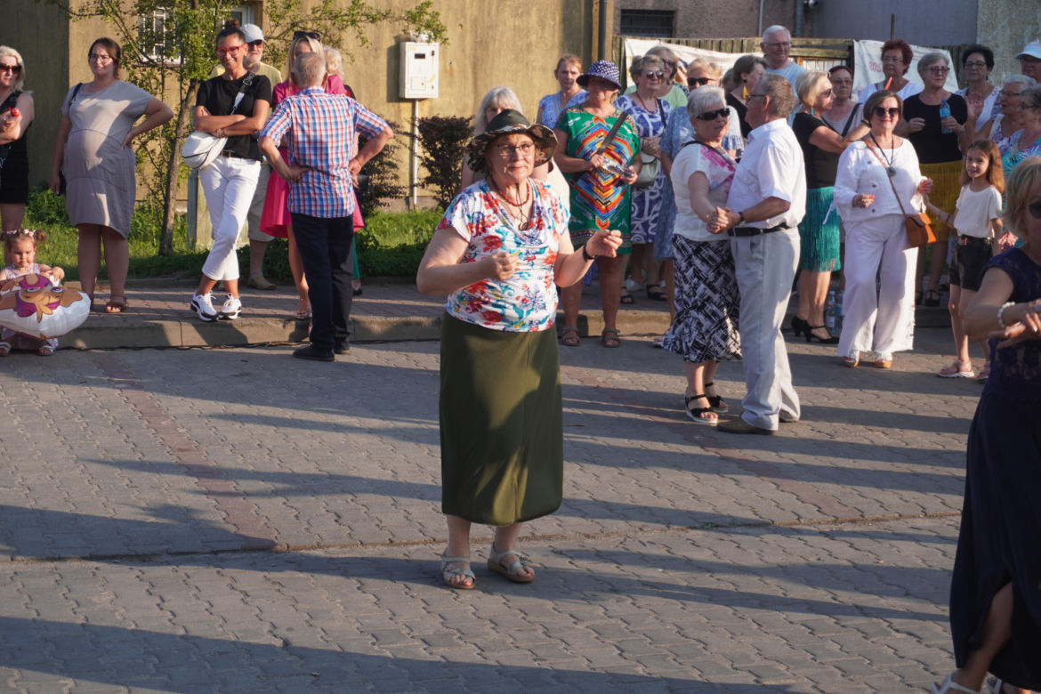 Dni Skarżyska-Kamiennej 2024. Potańcówka przed Miejskim Centrum Kultury