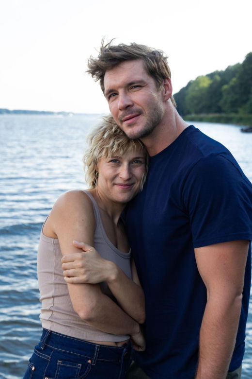 Będziemy mieszkać razem Tadeusz (Mikołaj Roznerski), Basia (Lena Góra) 