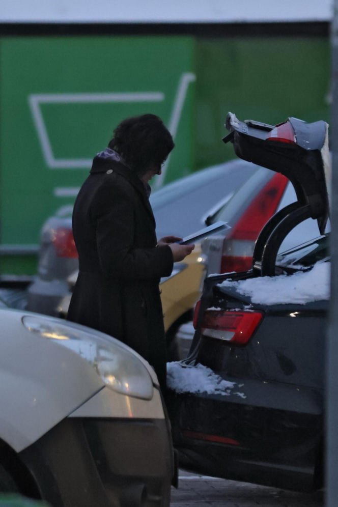 Anna Maria Żukowska buszuje w kwiatach