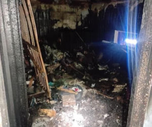 Pożar wybuchł w nocy. Ogień i dym odcięły drogę ucieczki czteroosobowej rodzinie