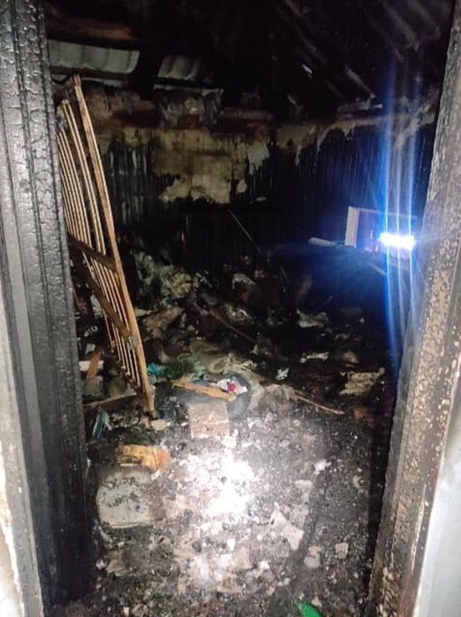 Pożar wybuchł w nocy. Ogień i dym odcięły drogę ucieczki czteroosobowej rodzinie