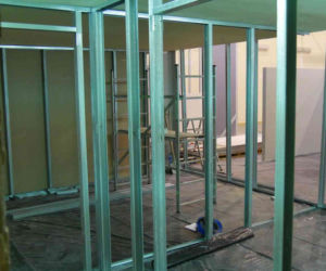 Tak powstaje szpital tymczasowy w Białymstoku dla pacjentów z COVID-19 [ZDJĘCIA]