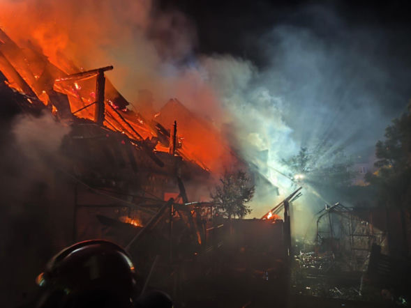 Dramatyczna noc pod Szczecinem. Płonęło osiedle szeregowców w Przecławiu