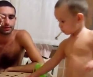 Dziecko pali 10