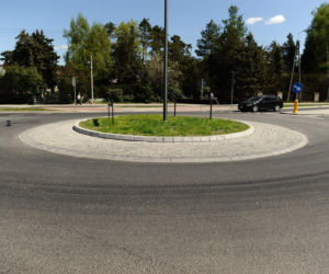 Mazowsze dostało autokary i rondo. Zespół pieśni i tańca świętuje w Otrębusach