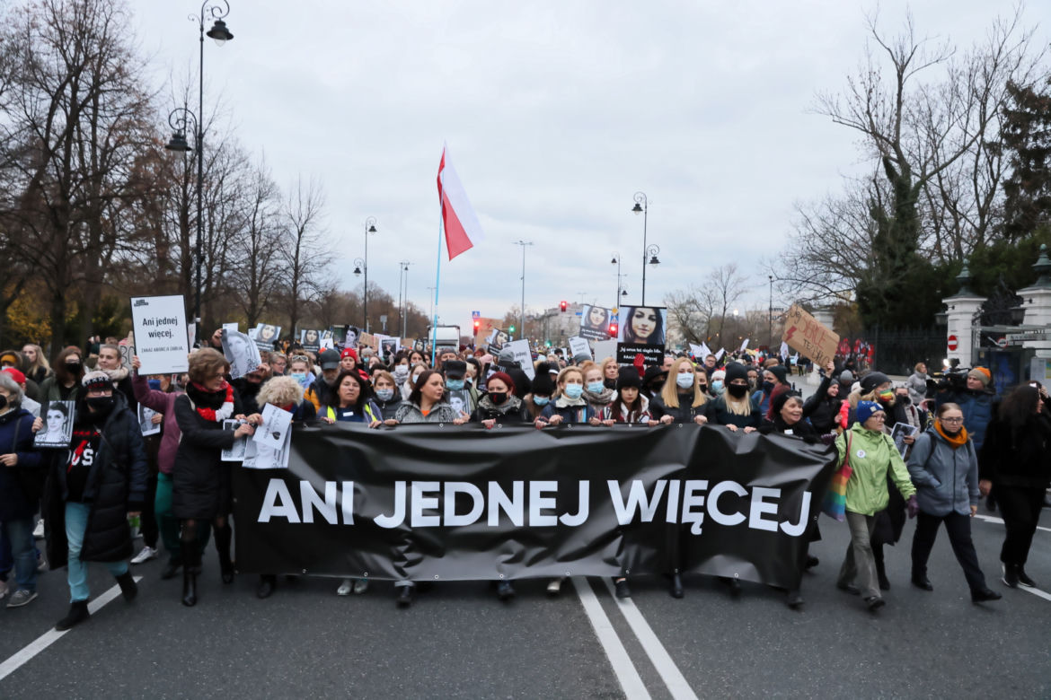 Ani jednej więcej. Protest w Warszawie sobota 6 listopada [ZDJĘCIA]
