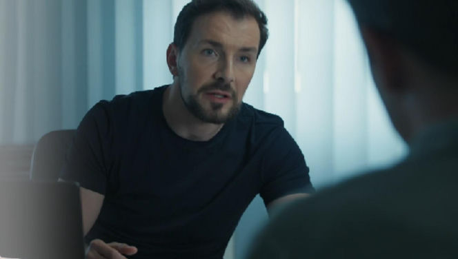 Barwy szczęścia, odcinek 3272. Marcin Kodur (Oskar Stoczyński), Majak (Łukasz Borkowski)