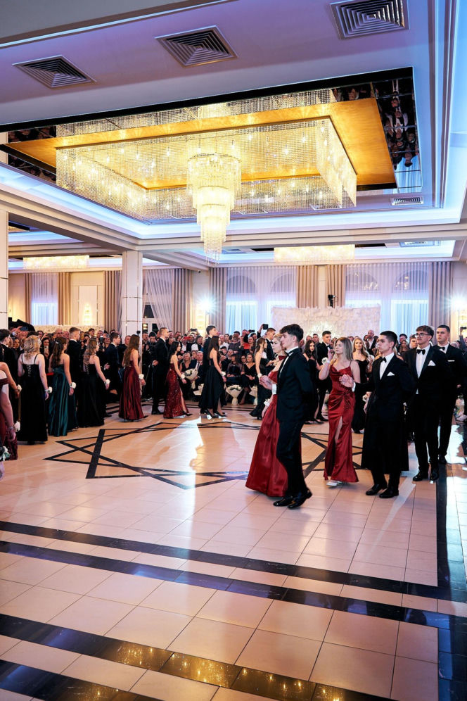 Studniówka siedleckiej Królówki 2026 - walc i polonez