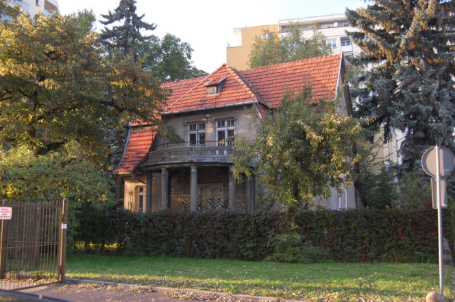 Willa przy ul. Bieżanowskiej 5 w Warszawie