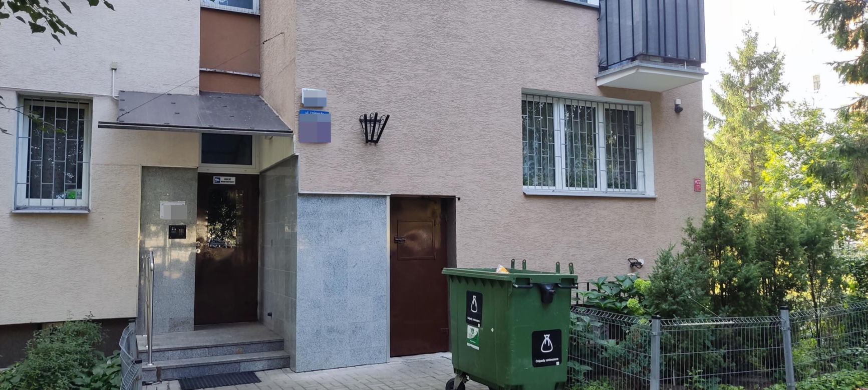  Jej ciało od roku rozkładało się w mieszkaniu. Nikt nie interesował się życiem pani Jolanty