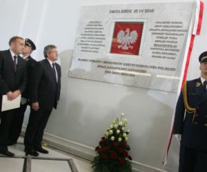 W Sejmie odsłonięto tablicę upamiętniającą 18 parlamentarzystów