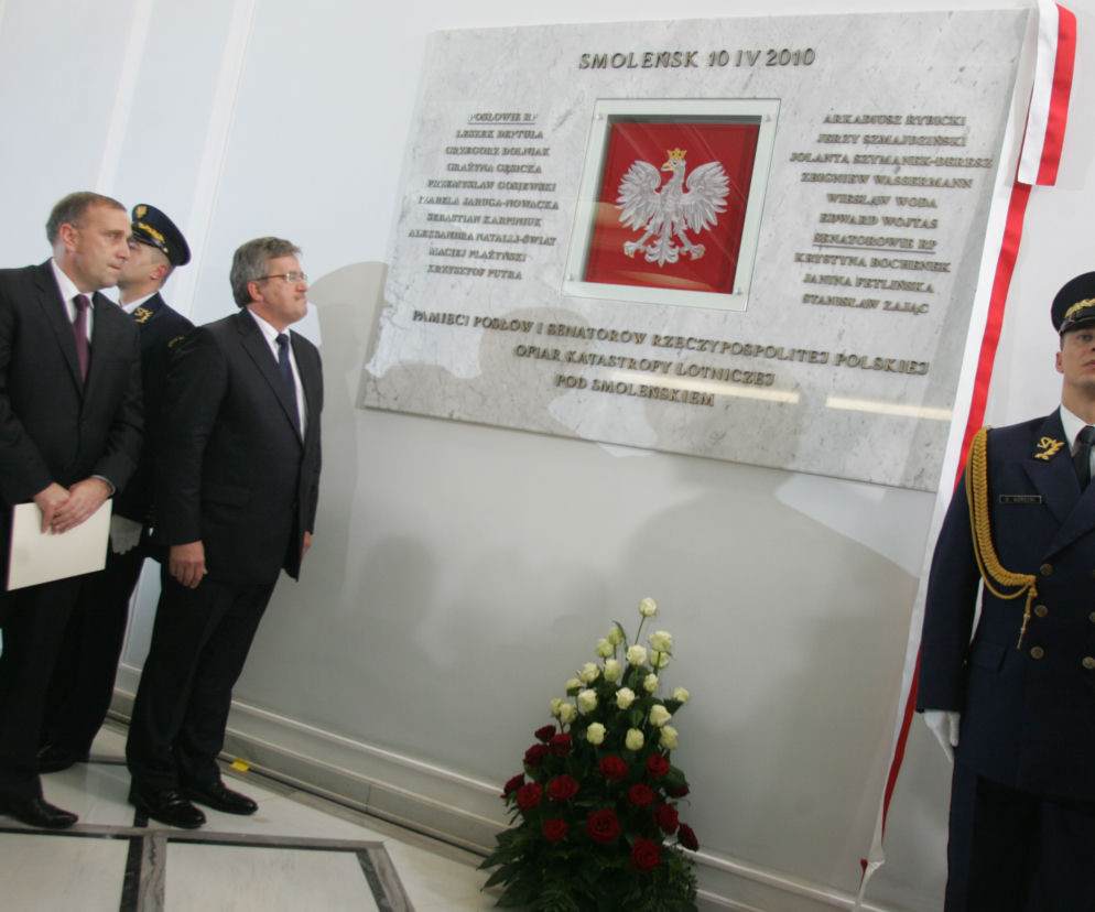 W Sejmie odsłonięto tablicę upamiętniającą 18 parlamentarzystów