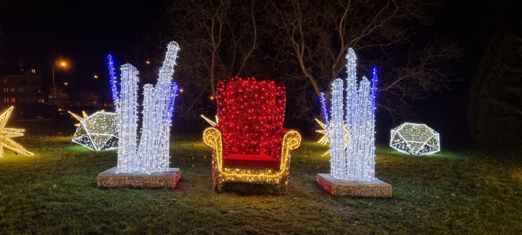 Ogród Botaniczny po zmroku zamienia się w magiczny ogród [GALERIA]