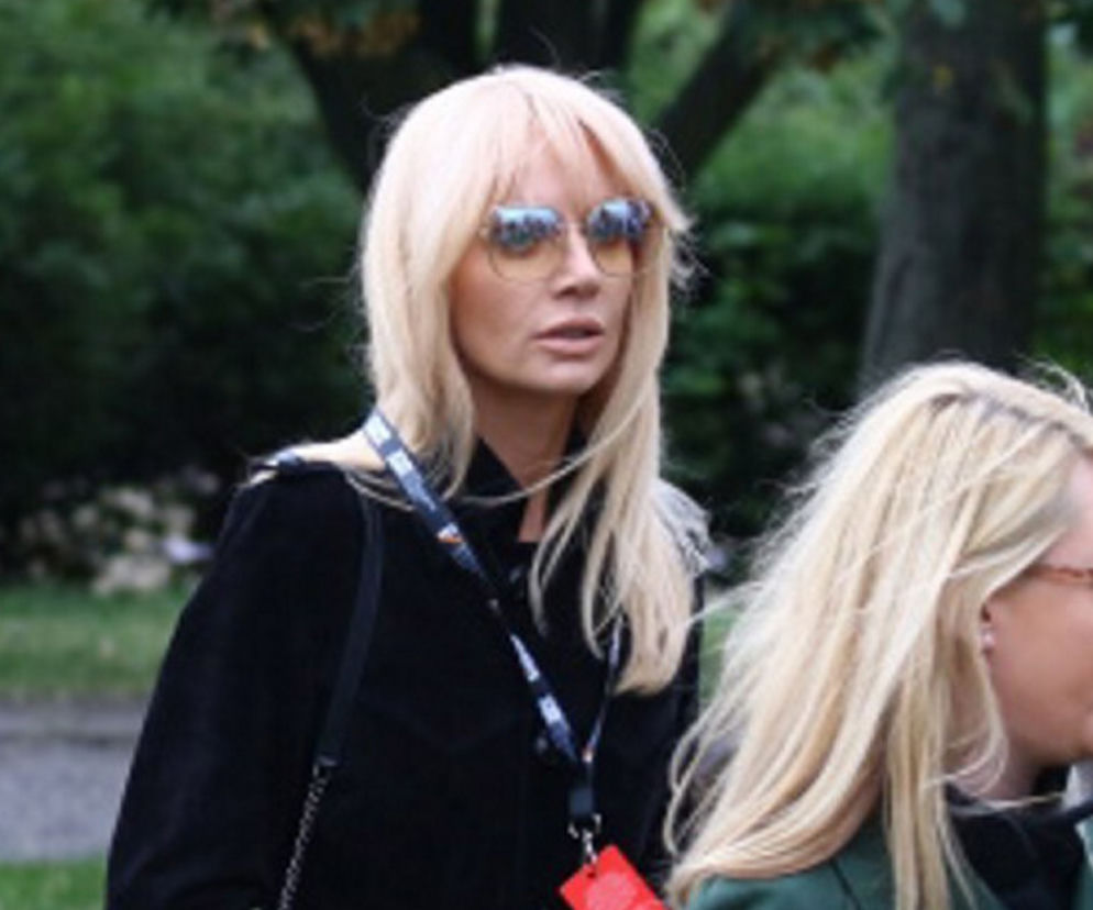 Agnieszka Woźniak-Starak ze znajomymi idzie na premierę filmu Ukryta gra