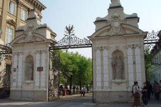 Warszawskie uczelnie na topie! Uniwersytet Warszawski najlepsze w kraju, Politechnika na trzecim miejscu! [AUDIO]