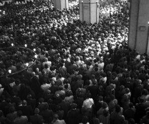 Uroczystość Bożego Ciała w Warszawie celebrowana przez Prymasa Polski kardynała Stefana Wyszyńskiego - 1957 rok