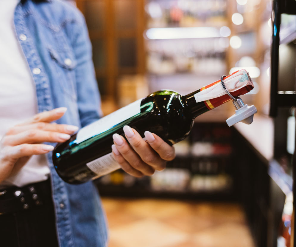 Spożywanie alkoholu jest czymś normalnym. Jak przemysł alkoholowy wpływa na politykę dotyczącą alkoholu?