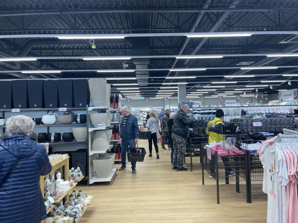 Otwarcie pierwszego w Polsce sklepu Woolworth w centrum handlowym Atut w Krakowie