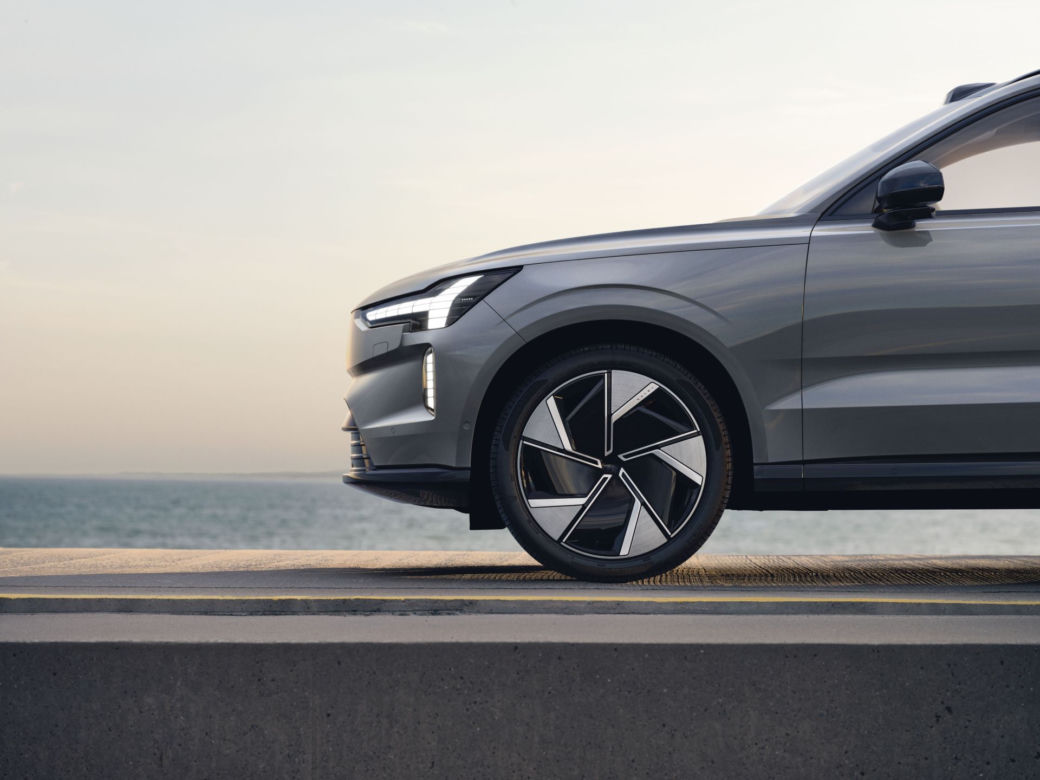Nowe Volvo EX90