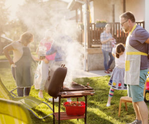 Dziewczyny, chodźcie, faceci niech sobie posiedzą. Dość z byciem grzeczną synową