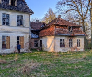 Barokowy pałac, na który rzucono klątwę. Teraz można go kupić! [ZDJĘCIA]