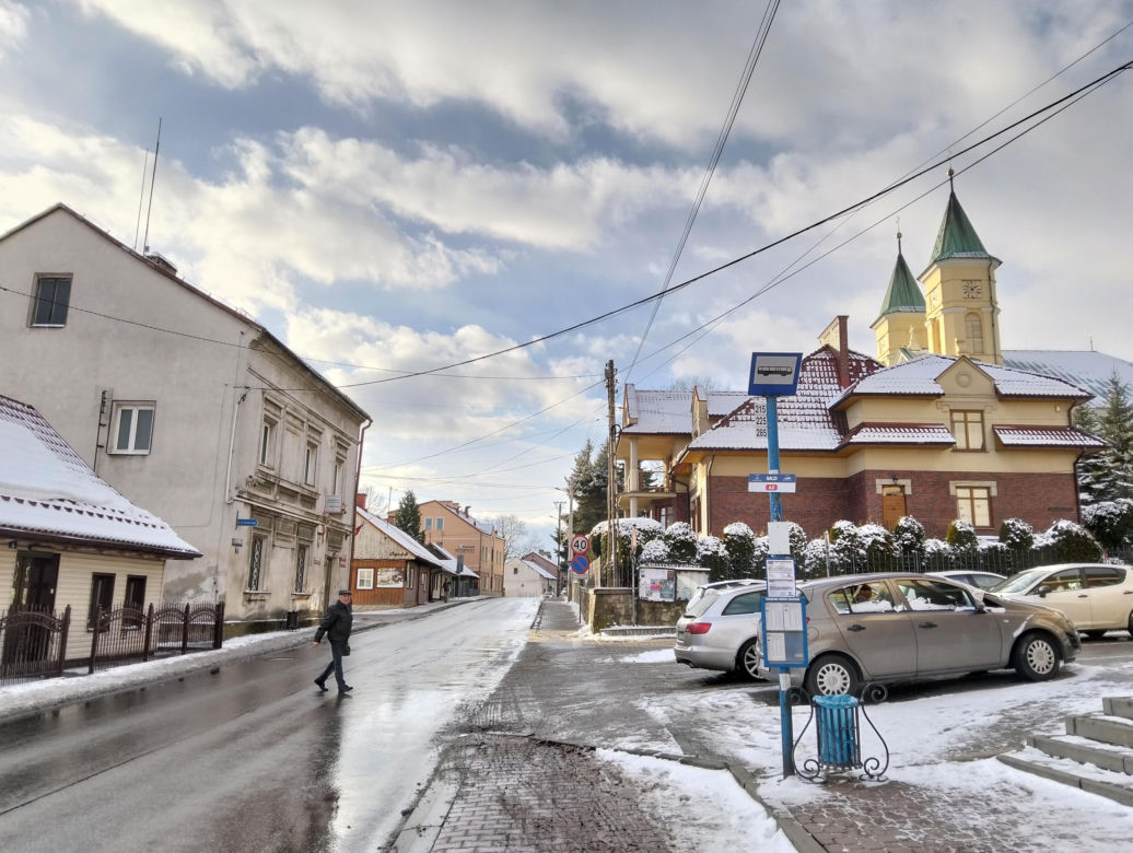 To jedno z najpiękniejszych miast w województwie małopolskim. Kiedyś było wsią, której mieszkańcy służyli księżom z Krakowa