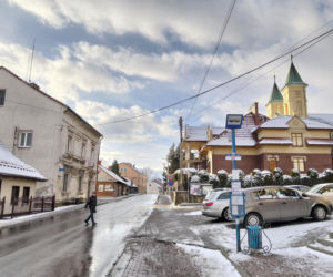 To jedno z najpiękniejszych miast w województwie małopolskim. Kiedyś było wsią, której mieszkańcy służyli księżom z Krakowa
