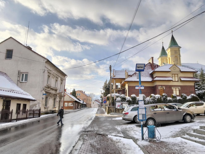 To jedno z najpiękniejszych miast w województwie małopolskim. Kiedyś było wsią, której mieszkańcy służyli księżom z Krakowa
