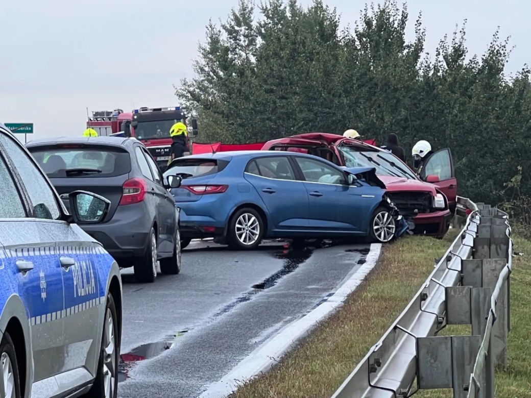 Śmiertelny wypadek w Mąkowarsku! Czarna seria na DK 25 [ZDJĘCIA]