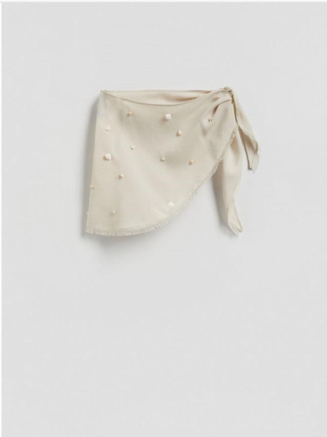 To najmodniejsza spódnica tej wiosny. W Reserved znajdziesz idealne modele