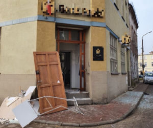 Włamywacze wysadzili bankomat w centrum Bierutowa