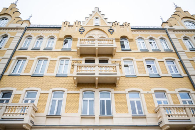 Zabytkowa kamienica przy ul. Targowej 62