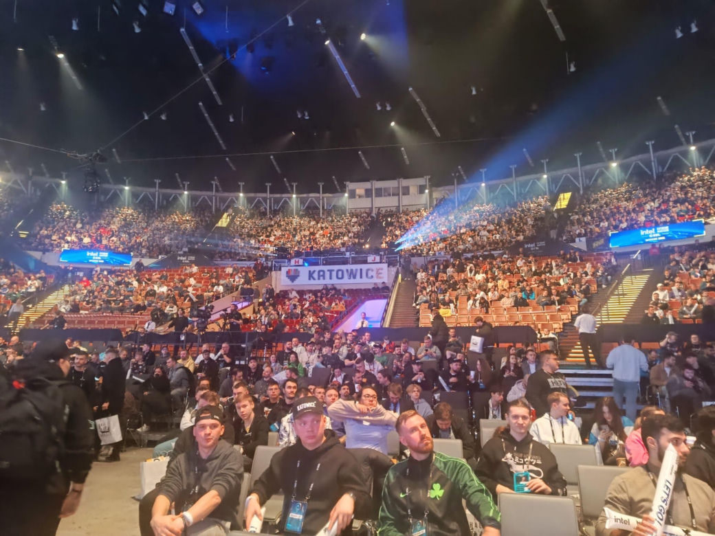Pierwszy dzień Intel Extreme Masters 2025. Do katowickiego Spodka przybyły tysiące fanów e-sportu