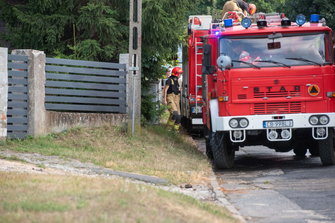 Roczna Ania spłonęła z babcią w pożarze. Koszmar w Bydgoszczy. "Gdyby ją zabrali, mogłaby żyć"