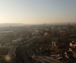 Tak smog unosi się nad Krakowem
