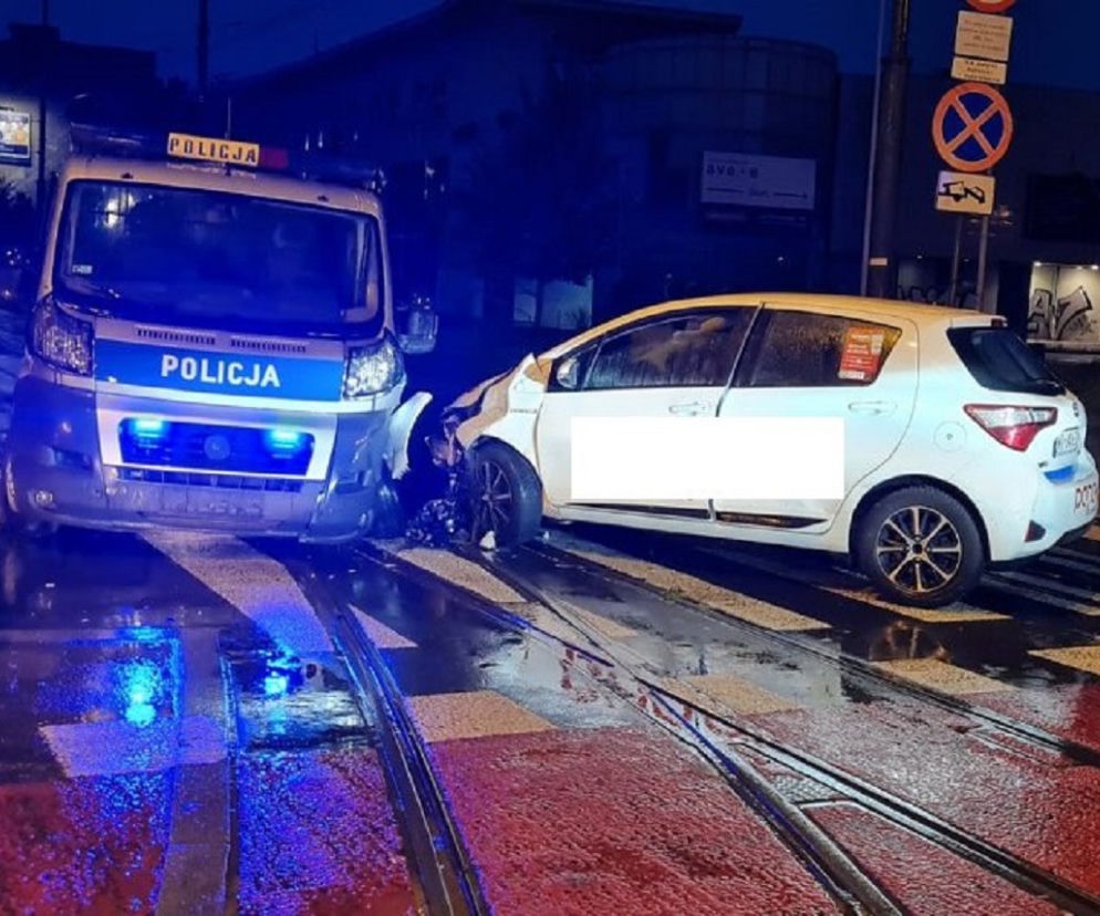 Łódź: 22-latek pod wpływem narkotyków uderzył w radiowóz. Ucierpiało trzech policjantów. To nie wszystko!