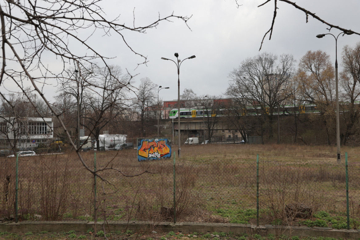 Pociągiem na bulwary! Przy Wisłostradzie powstanie nowa stacja PKP?