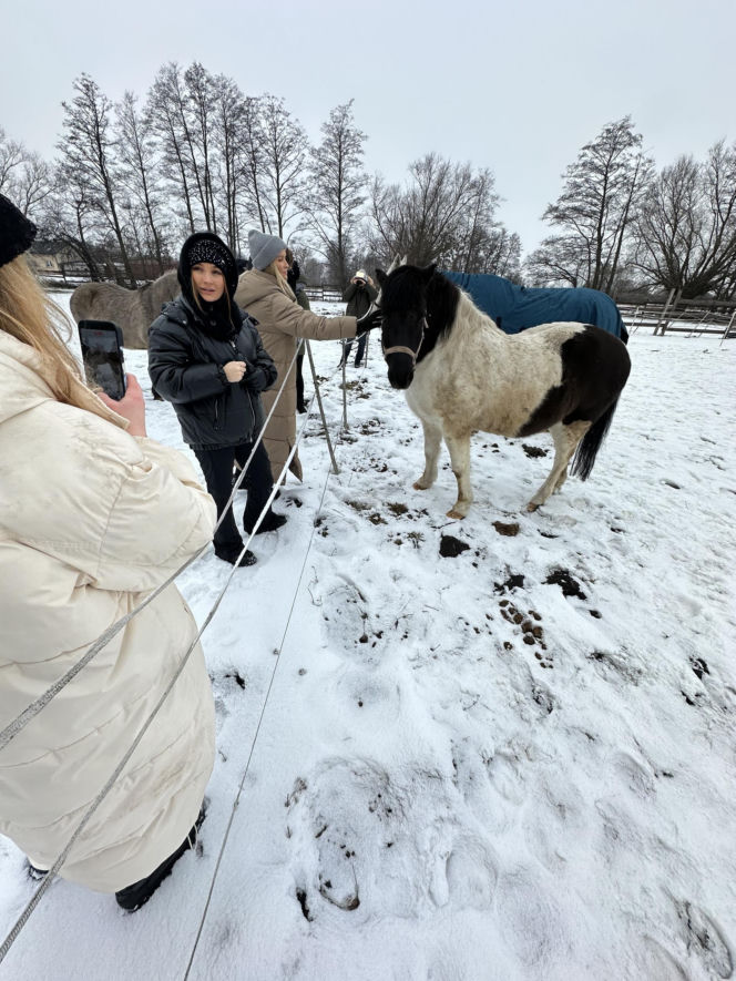 Joanna Krupa odwiedza schronisko dla zwierząt
