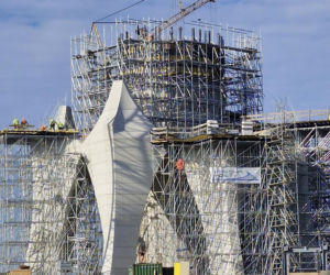 Miliarder buduje największy pomnik Matki Boskiej