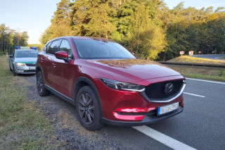 Ta Mazda CX-5 wróci do właściciela w całości. Złodzieje nie zdążyli jej rozebrać