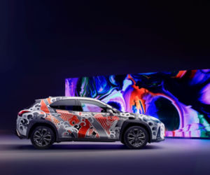 Wytatuowany Lexus UX