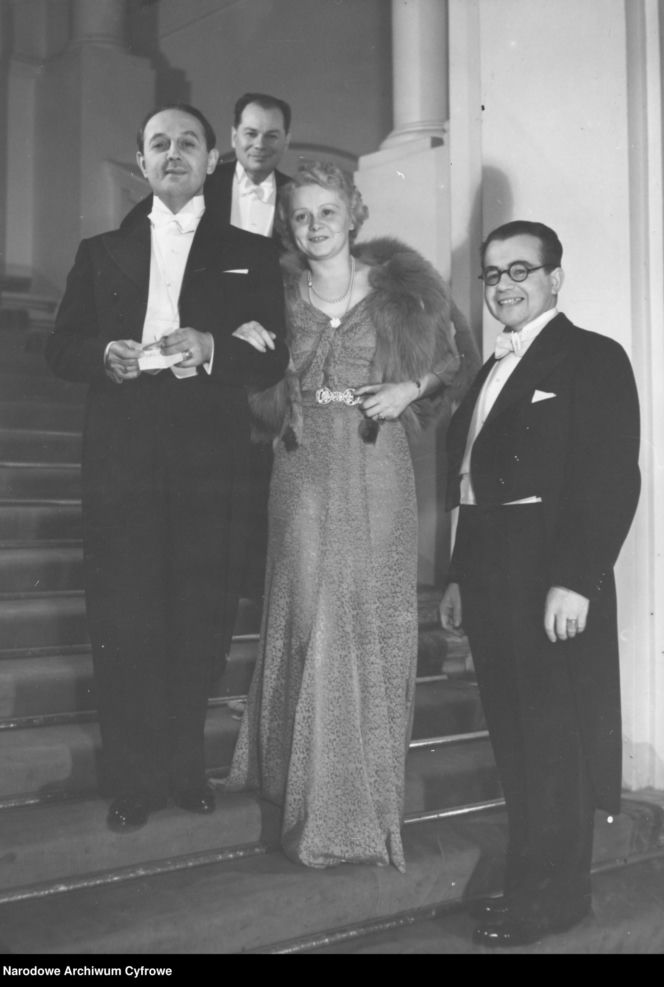 Sylwestrowe bale w II RP. Elegancja, szampan i mazur o północy