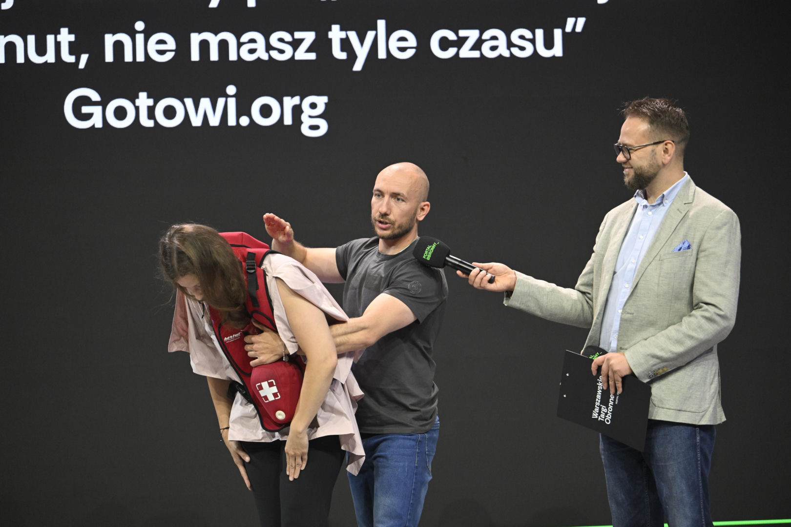 Warszawskie Targi Obronne. Scena Biała Blok z Pierwszej Pomocy pt. „Karetka dojedzie za 12 minut, nie masz tyle czasu”