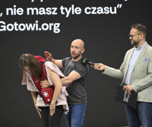 Warszawskie Targi Obronne. Scena Biała Blok z Pierwszej Pomocy pt. „Karetka dojedzie za 12 minut, nie masz tyle czasu”
