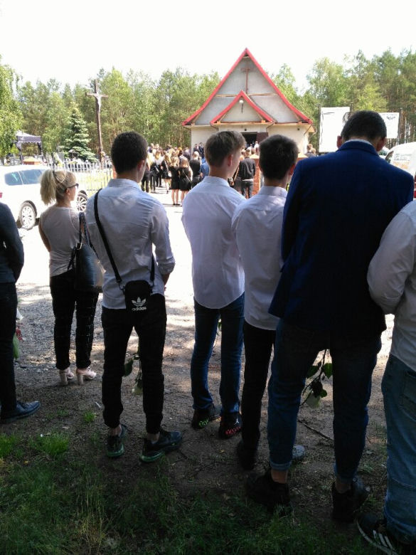 Pogrzeb 16-letniego Piotra z Ciela. "Za dużo znaków zapytania