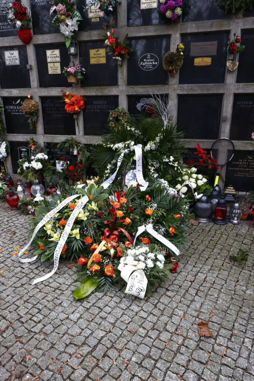 Ostatnie pożegnanie Ryszarda Strzeleckiego. Znany dziennikarz spoczął w Warszawie